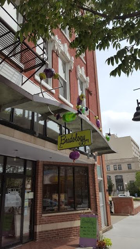 Bead Store «Beadology Iowa», reviews and photos, 220 E Washington St, Iowa City, IA 52240, USA