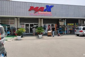 MAX Shopping image