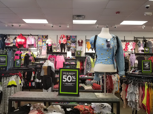 Clothing Store «rue21», reviews and photos, 3404 Fairlane Dr, Allen Park, MI 48101, USA