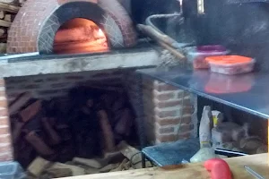 Gostosa Pizza image