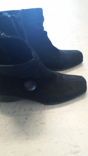 Thrift Store «Park Avenue Thrift», reviews and photos, 1021 Jesse Jewell Pkwy, Gainesville, GA 30501, USA