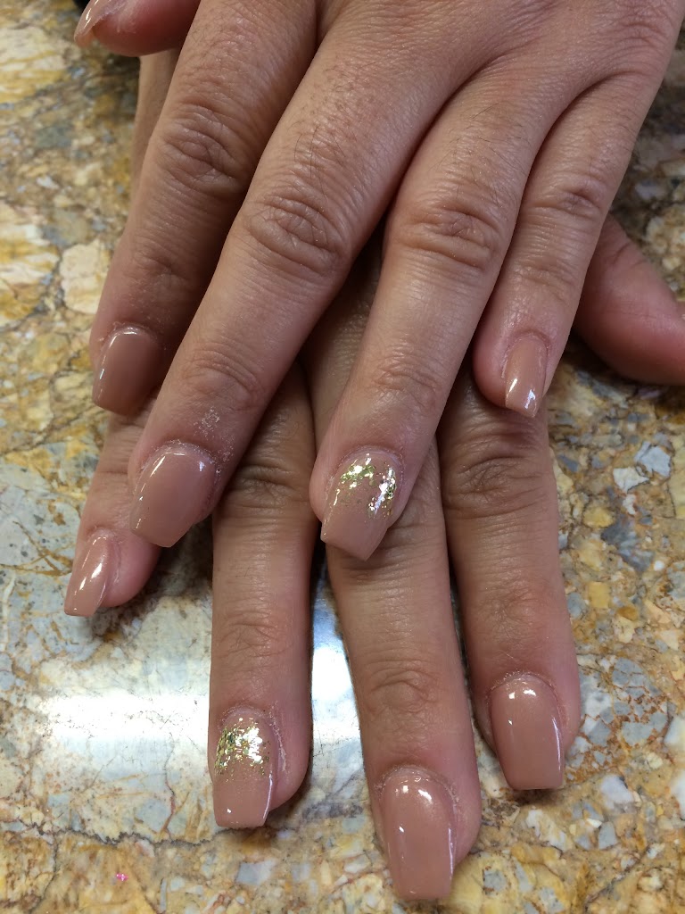 Valley Nails 91977