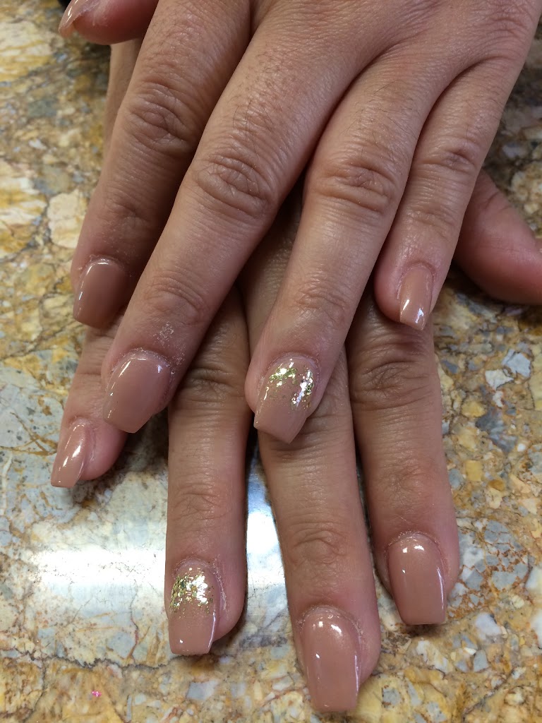 Valley Nails 91977