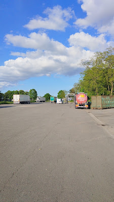 Parking poids lourds à Arras