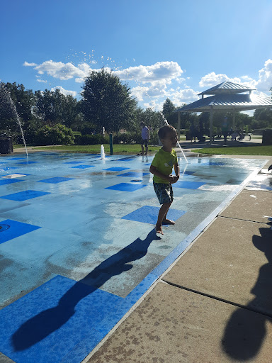 Park «Fountain Square Park», reviews and photos, 1751 Gibson Dr, Elk Grove Village, IL 60007, USA