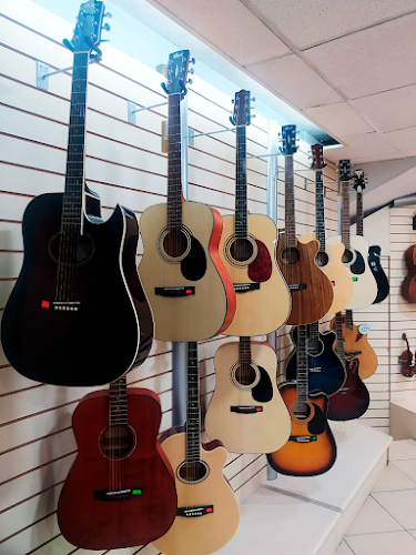 La Lira Matriz Tienda de Instrumentos Musicales - Av. 10 de Agosto y NNUU - Quito