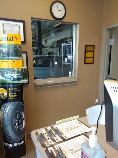Auto Repair Shop «Tuffy Tire & Auto Service Center», reviews and photos, 24301 Halsted Rd, Farmington Hills, MI 48335, USA