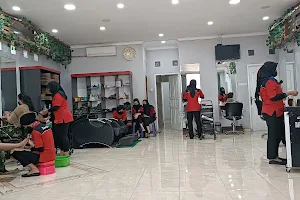 Flaurent Salon - Paingan image