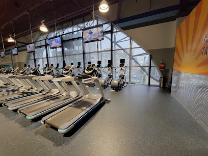 Crunch Fitness - Scranton - The Marketplace at Steamtown, 300 Lackawanna Ave, Scranton, PA 18503