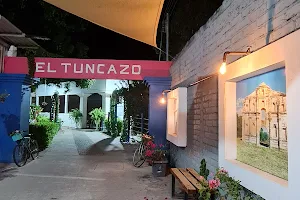 El Tuncazo image