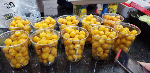 Flea Market «Fox Valley Flea Market», reviews and photos, 840 N State St, Elgin, IL 60123, USA