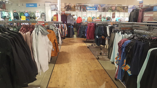 Sportswear Store «Columbia Sportswear Outlet Store», reviews and photos, 18539 Outlet Blvd #606, Chesterfield, MO 63005, USA