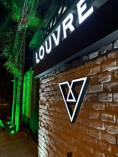 Logo da empresa - Louvre Lounge