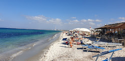 Spiaggia Le Saline (Ezzi Mannu)'in fotoğrafı - rahatlamayı sevenler arasında popüler bir yer