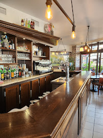 Atmosphère du Restaurant Cafe De France. à Saint-Ouen-sur-Seine - n°3