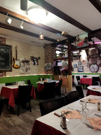 Atmosphère du Restaurant italien Villa Mia. à Conflans-Sainte-Honorine - n°3