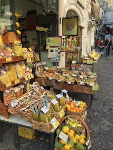 La Valle Dei Mulini - Limoncello Store Via delle Cartiere, 57, 84011 Amalfi SA, Italia