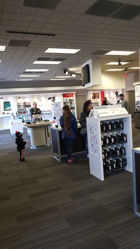 Cell Phone Store «Verizon», reviews and photos, 1020 Cozzens Ln, North Brunswick Township, NJ 08902, USA