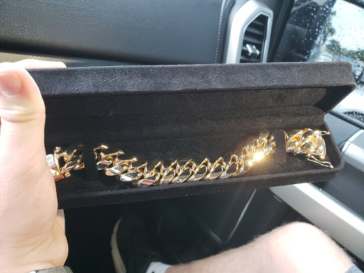 Coin Dealer «Collectors Coins & Jewelry Massapequa Park», reviews and photos, 400 Sunrise Hwy, Massapequa Park, NY 11762, USA