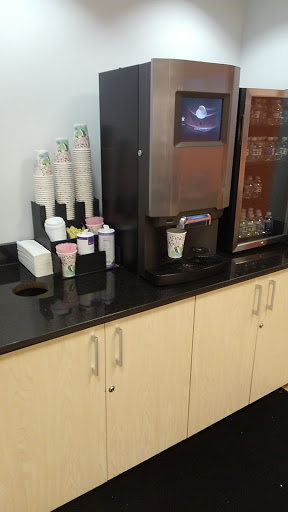 Mercedes Benz Dealer «Mercedes-Benz of Alexandria», reviews and photos, 200 S Pickett St, Alexandria, VA 22304, USA