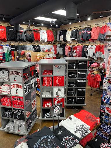 Sportswear Store «Rally House Rookwood», reviews and photos, 2705 Edmondson Rd, Cincinnati, OH 45209, USA