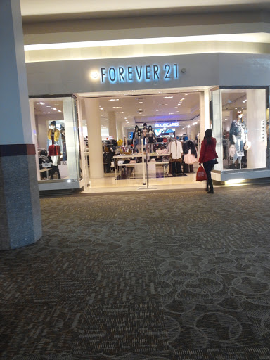 Forever 21, 1 Providence Pl, Providence, RI 02903, USA, 