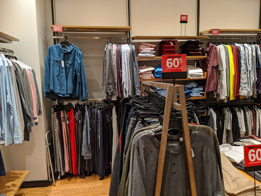 Clothing Store «Express», reviews and photos, 3101 Steinway St, Astoria, NY 11103, USA