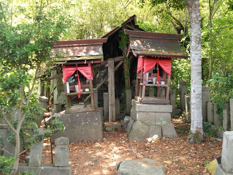東新町の頼尊又四郎稲荷神社