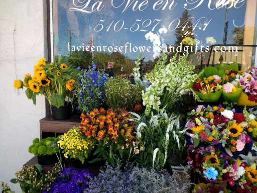 Florist «La Vie En Rose Flowers», reviews and photos, 1272 Solano Ave, Albany, CA 94706, USA