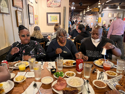 American Restaurant «Cracker Barrel Old Country Store», reviews and photos, 40 Frontage Rd, Lafayette, IN 47905, USA