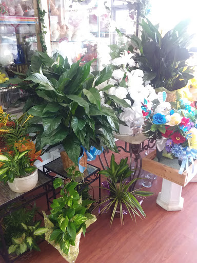 Florist «Send Your Love Flowers & Balloons», reviews and photos, 1417 SW Military Dr, San Antonio, TX 78221, USA
