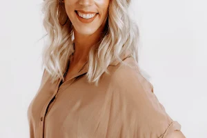 Erica Lippert Hair image