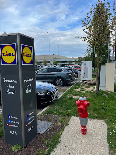 Borne de recharge de véhicules électriques Lidl Charging Station Les Ulis