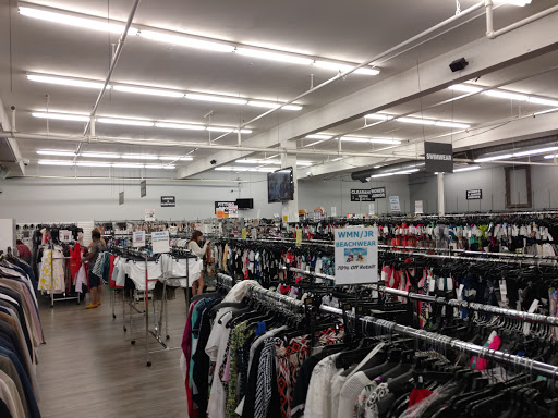 Clothing Store «Opitz Outlet», reviews and photos, 4320 Excelsior Blvd, St Louis Park, MN 55416, USA