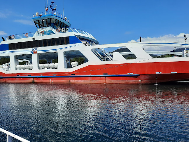 Barcaza Huahum y Transportadora Puerto Fuy - Panguipulli
