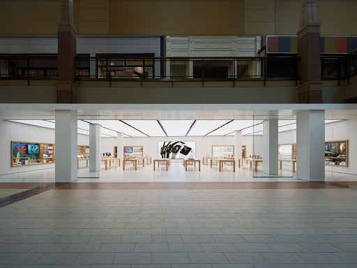 Computer Store «Apple Jordan Creek», reviews and photos, 101 Jordan Creek Pkwy, West Des Moines, IA 50266, USA