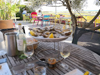Atmosphère du Restaurant de fruits de mer La Cabane du Mimbeau à Lège-Cap-Ferret - n°3