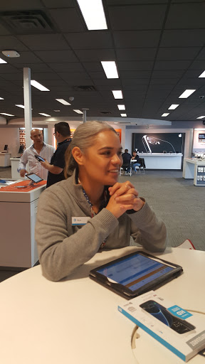Cell Phone Store «AT&T», reviews and photos, 303 Sawdust Rd, The Woodlands, TX 77380, USA