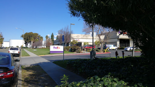 Shipping and Mailing Service «FedEx Ship Center», reviews and photos, 710 Dado St, San Jose, CA 95131, USA
