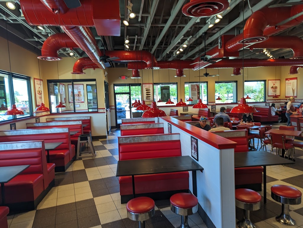 Freddy's Frozen Custard & Steakburgers 77375