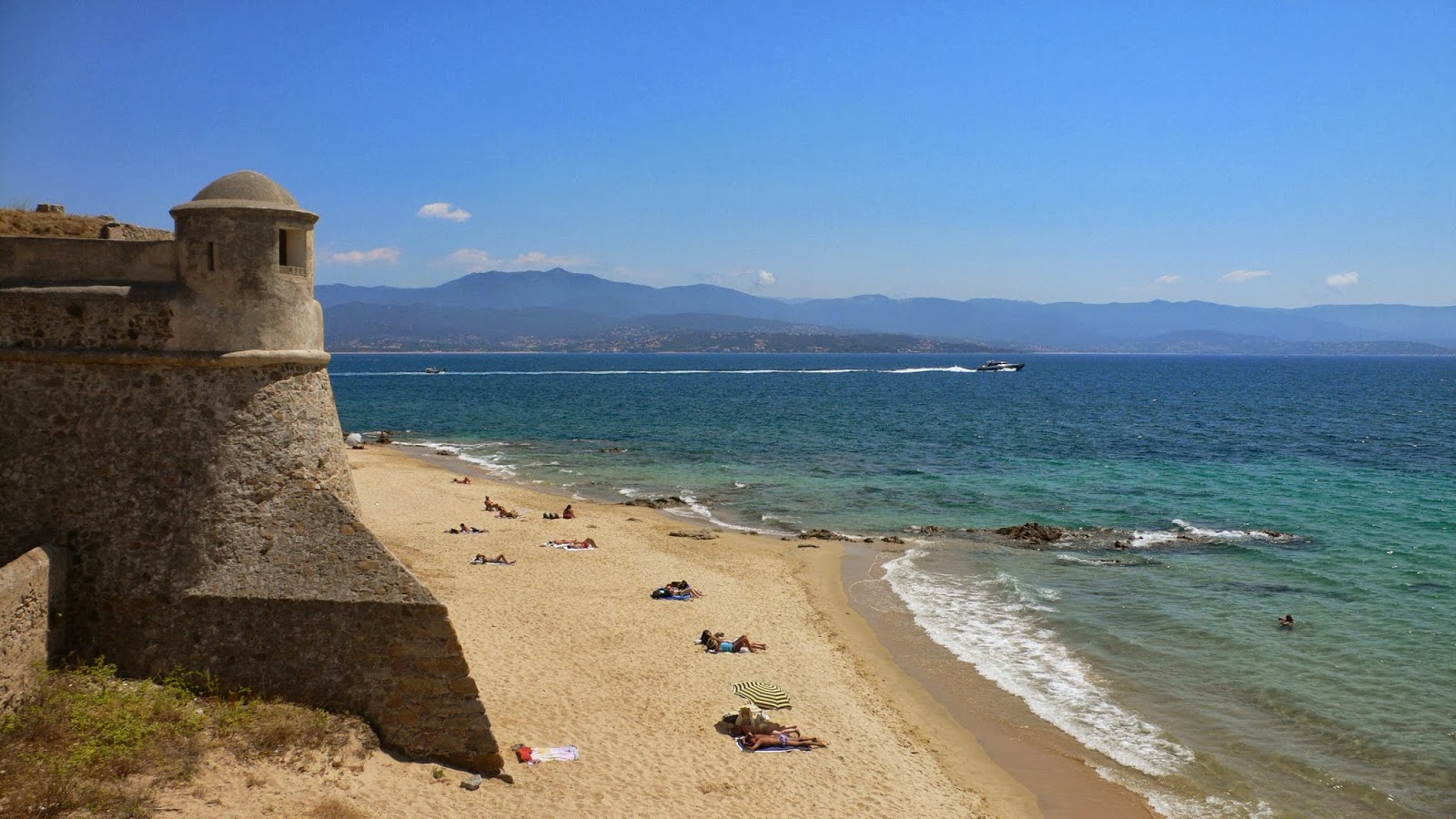 Foto av Saint-Francois beach med turkos rent vatten yta