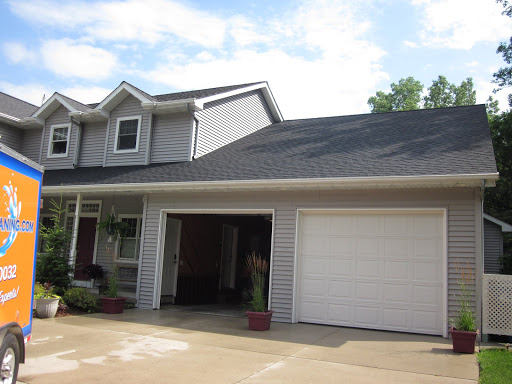 Pro Roof Cleaning in Green Bay, Wisconsin