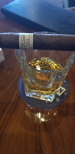 Cigar Shop «Island Girl Cigar Bar», reviews and photos, 7860 Gate Pkwy #115, Jacksonville, FL 32256, USA