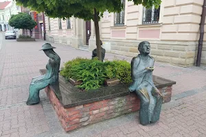 Ławeczka Poetów w Tarnowie image