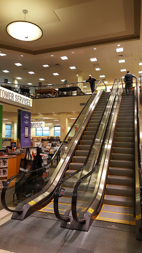 Book Store «Barnes & Noble», reviews and photos, 5959 Triangle Town Blvd, Raleigh, NC 27616, USA