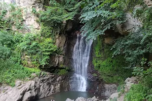 Doodvazan Waterfall image