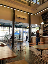 Atmosphère du Restaurant servant le petit-déjeuner République of Coffee à Paris - n°1