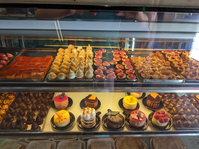 Panadería y Confitería Biarritz - Ciudad de la Costa