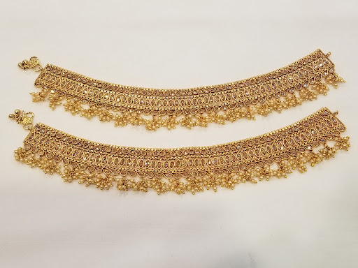 Clothing Store «Aanchal Apparel & Accessories», reviews and photos, 417 W Main St, Hummelstown, PA 17036, USA