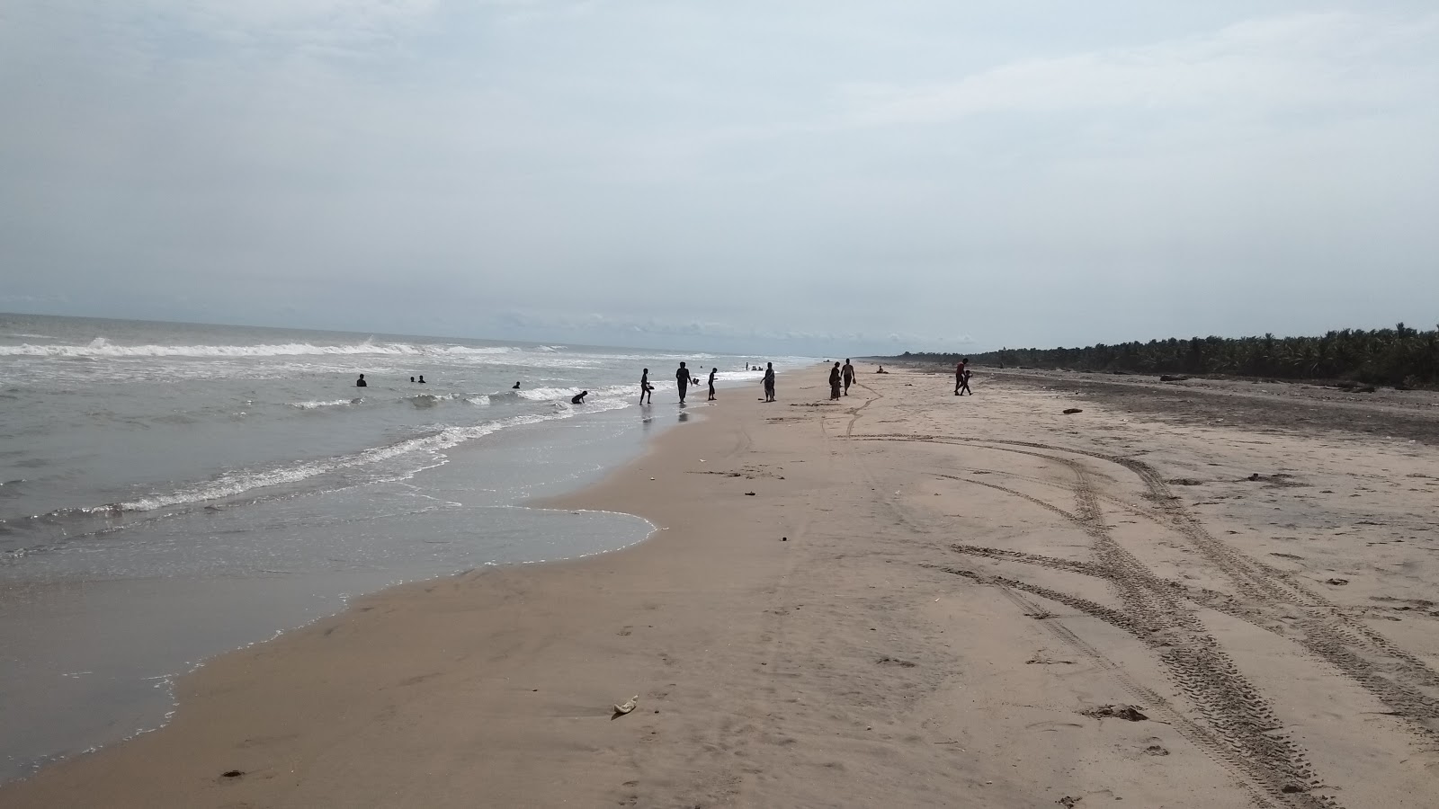 Φωτογραφία του Perupalem Beach παροχές περιοχής